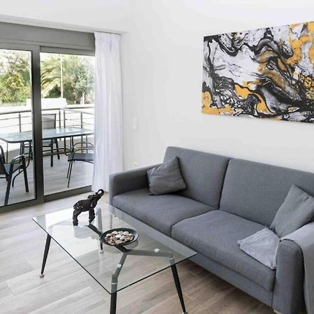 Design Apartment With Swimming Pool Near The Beach Athens Luaran gambar