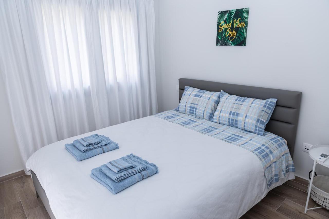 Design Apartment With Swimming Pool Near The Beach Athens Luaran gambar