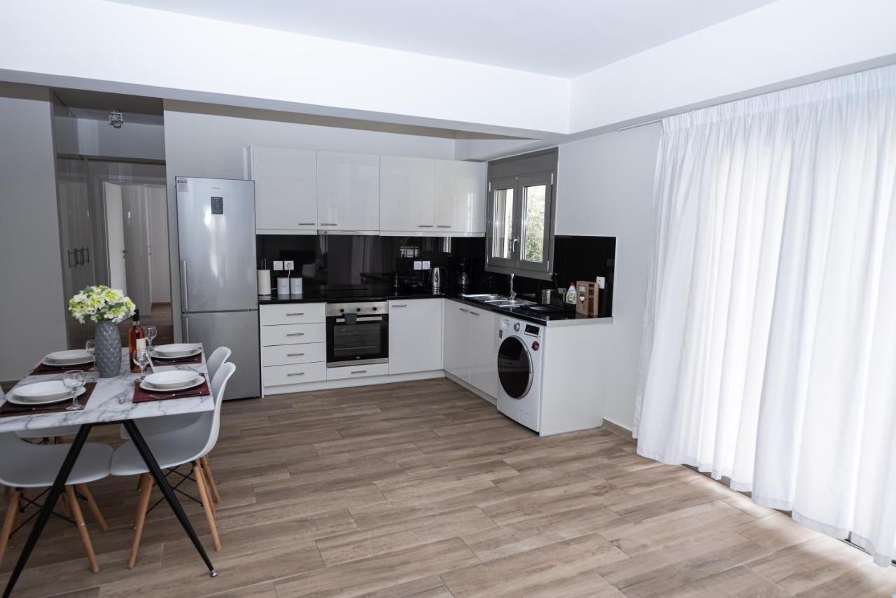 Design Apartment With Swimming Pool Near The Beach Athens Luaran gambar